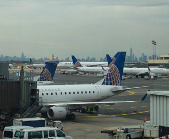 Umsteigen in Newark, Einreise in die USA