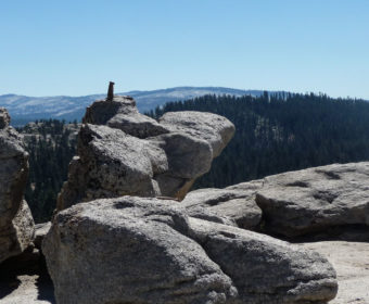 Nette Gesellschaft beim Lunch auf dem Gipfel des Sentinel Dome