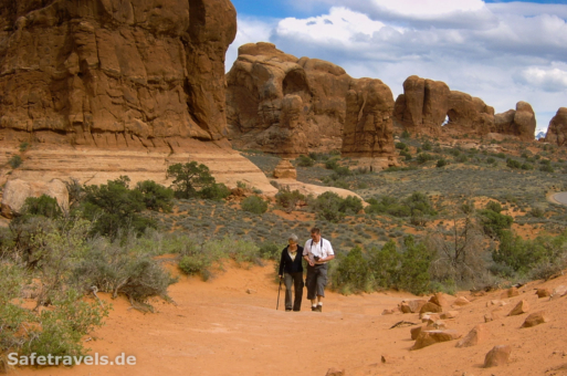 Double Arch Trail