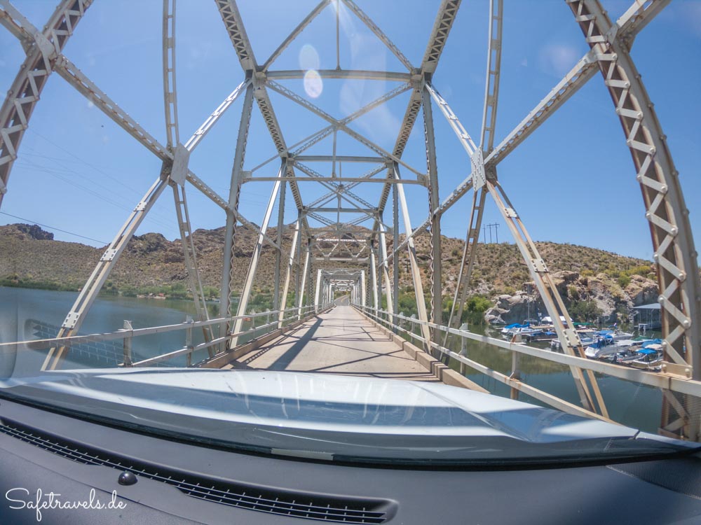 Einspurige Brücke auf dem Apache Trail