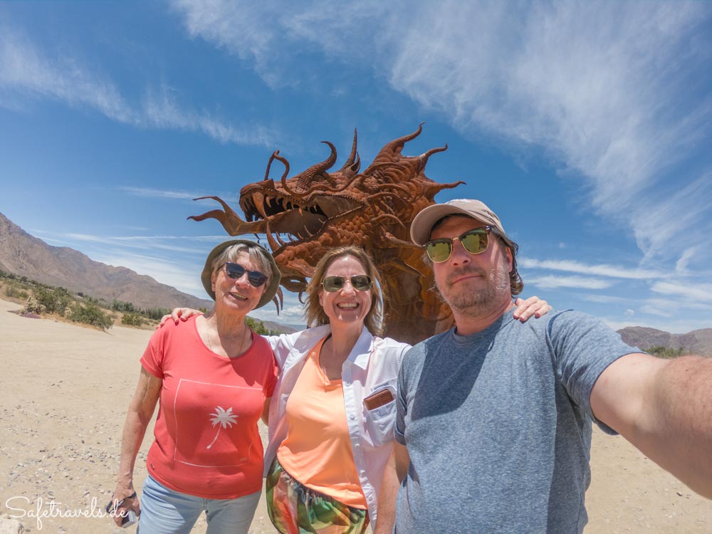 Selfie mit der Seeschlange- Galleta Meadows Metallskulpturen