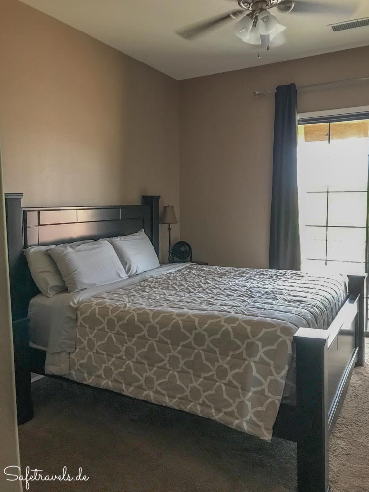 Townhome in Mesa - Master Bedroom