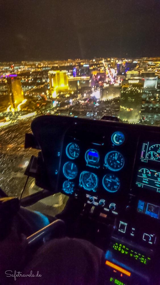 Las Vegas Helikopter - nachts über dem Strip