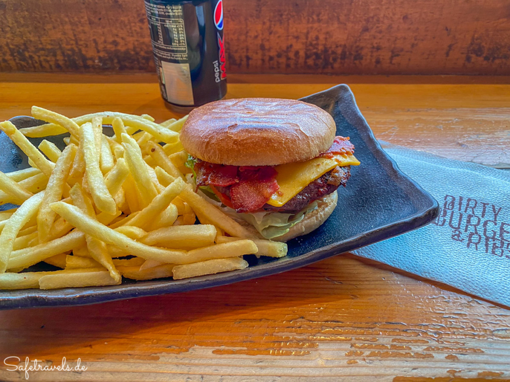 Leckerer Burger bei Dirty Burger and Ribs in Reykjavik