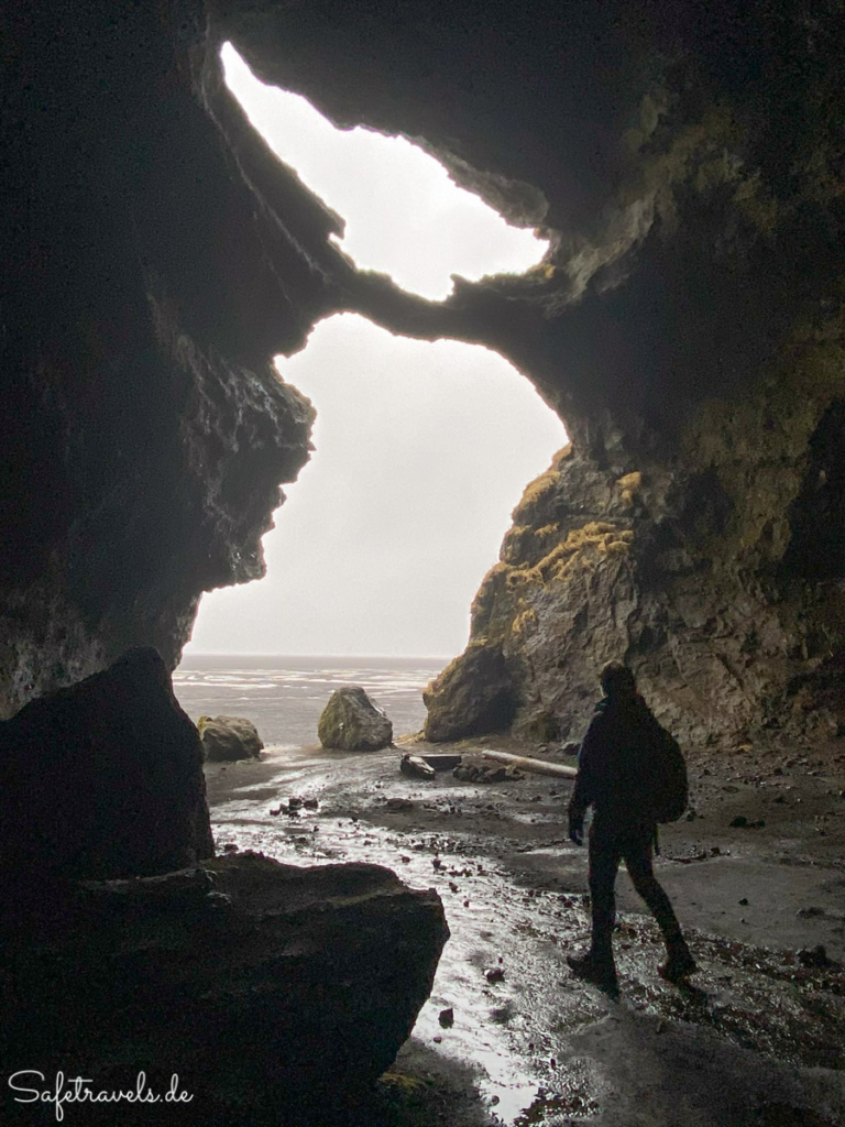 In der Hjörleifshöfði -Cave - Yoda-Cave - Island