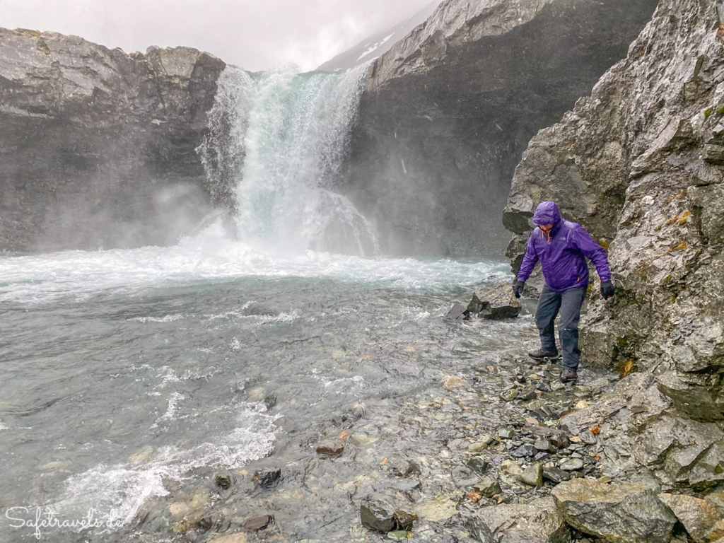 Am Skutafoss in Island