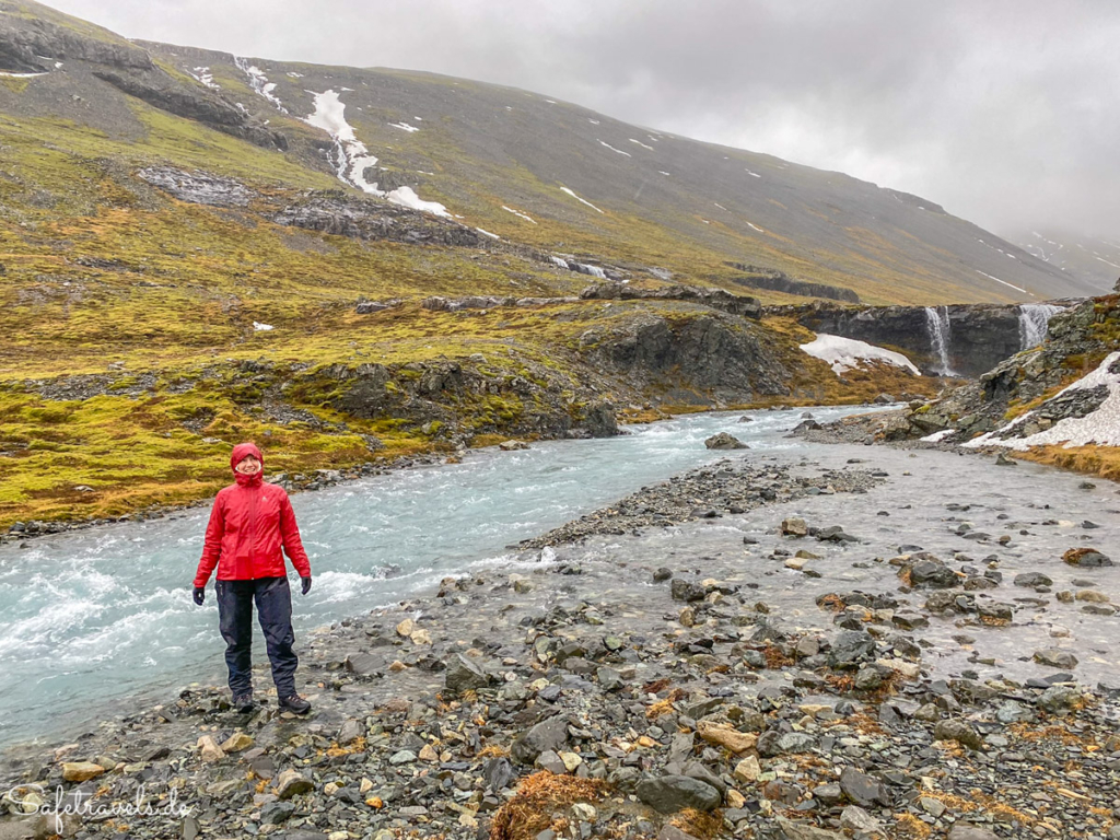 Skutafoss Wanderung im Regen - Island im Winter