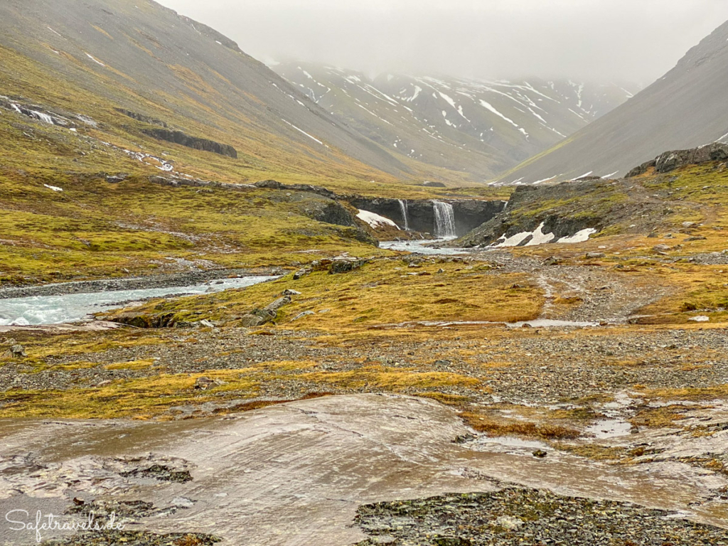 Wanderung Skutafoss Winter Island